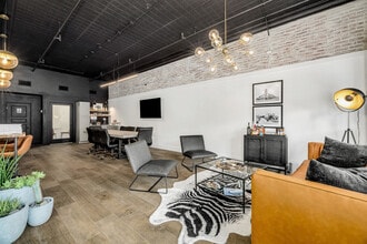 927 E New Haven Ave, Melbourne, FL à louer Photo intérieure- Image 2 de 9