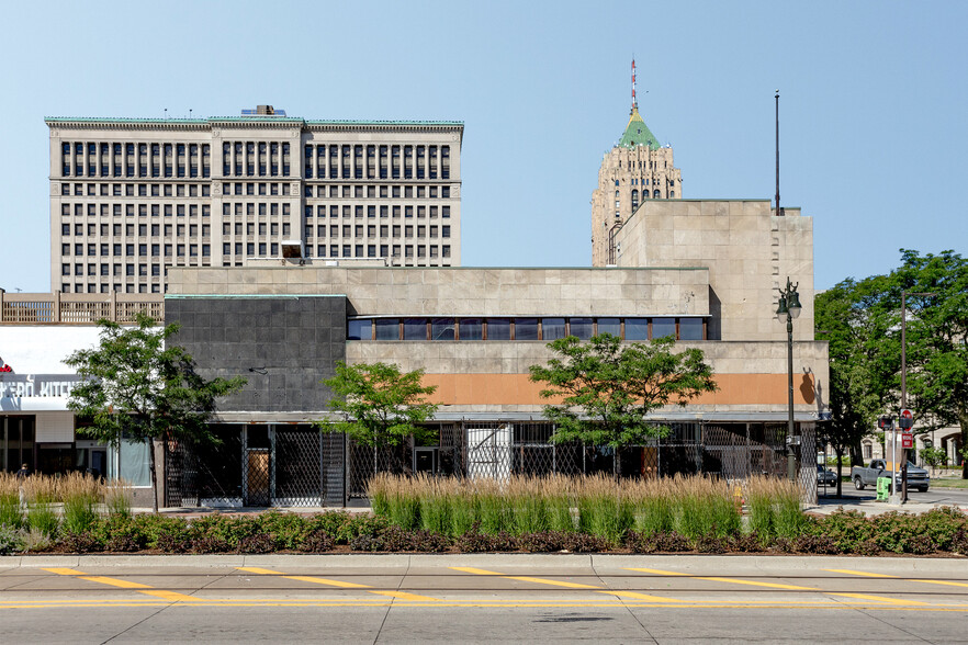 6561-6565 W Woodward Ave, Detroit, MI à vendre - Photo du bâtiment - Image 1 de 1