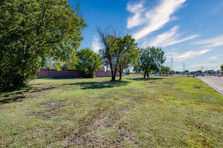 2401 Arapaho Rd, Garland, TX à vendre - Autre - Image 3 de 17
