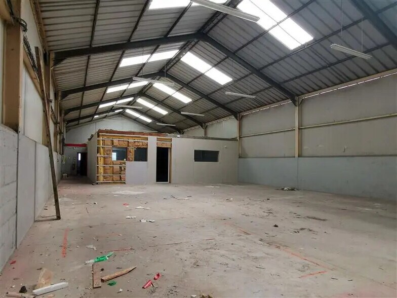 Flex in Saint-Malo for lease - Building Photo - Image 3 of 4