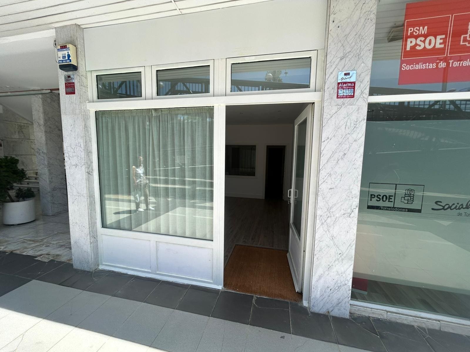Calle Jesusa Lara, Torrelodones, Madrid for lease Building Photo- Image 1 of 5