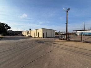 11049 Shady Trl, Dallas, TX à louer Photo intérieure- Image 2 de 5