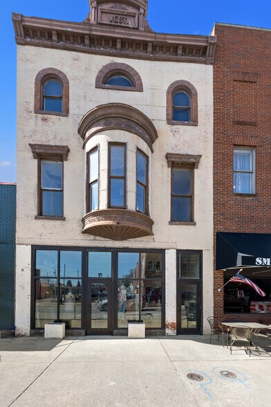 18 N Main St, Winchester, KY à vendre - Photo du bâtiment - Image 2 de 20