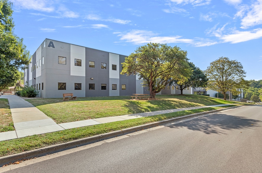 2200 Churchill Rd, Springfield, IL for sale - Building Photo - Image 2 of 4