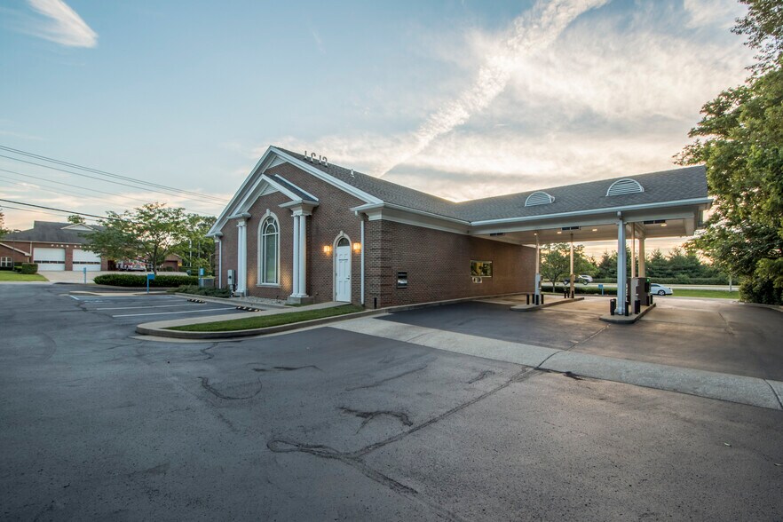 3098 Harrodsburg Rd, Lexington, KY à louer - Photo du bâtiment - Image 2 de 13