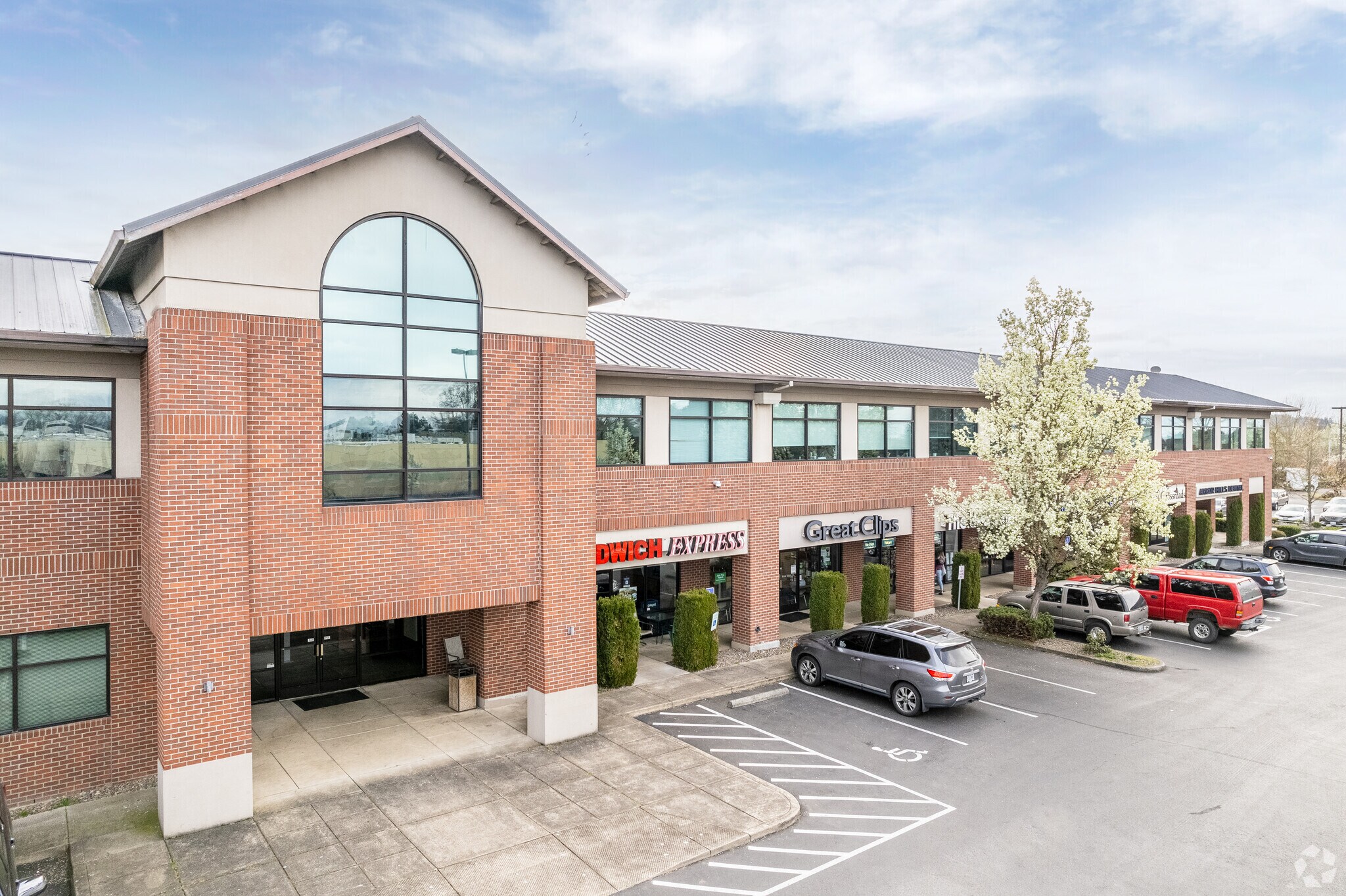 901 N Brutscher St, Newberg, OR for lease Primary Photo- Image 1 of 6