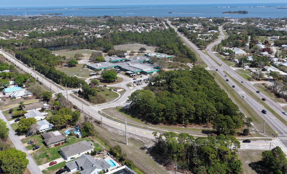 400 Sebastian Blvd, Sebastian, FL for sale - Building Photo - Image 2 of 4