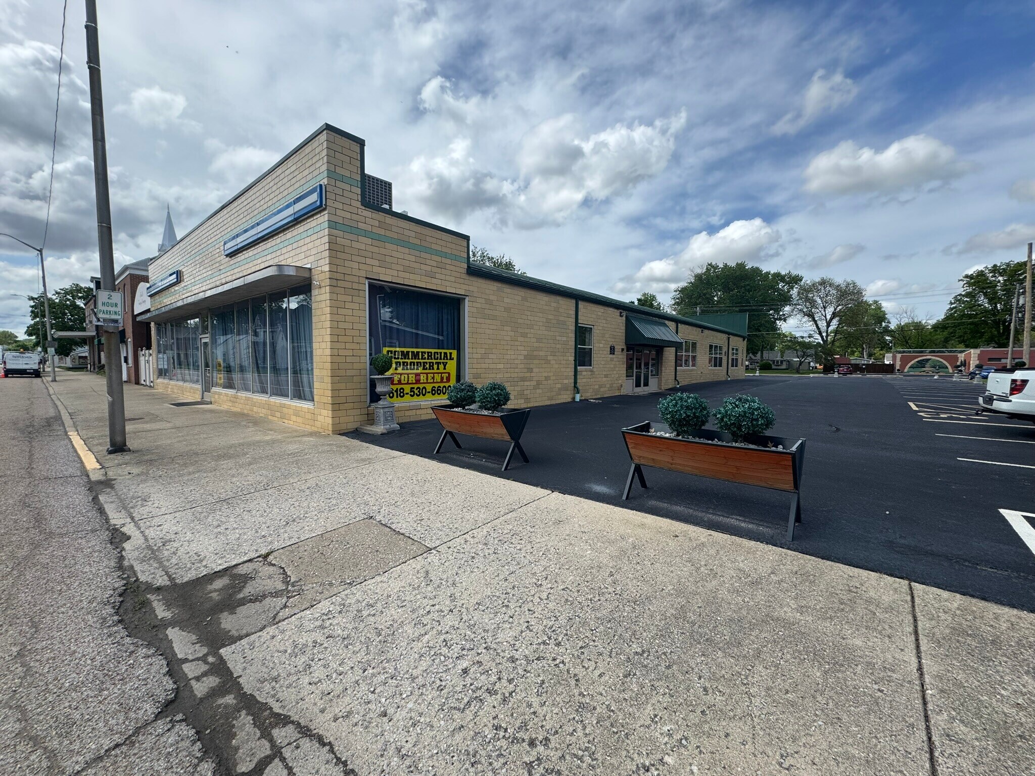35 W Main St, Mascoutah, IL for lease Building Photo- Image 1 of 12