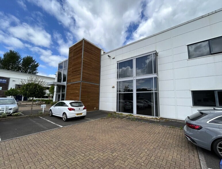 William Brown Close, Cwmbran à louer - Photo du bâtiment - Image 3 de 6
