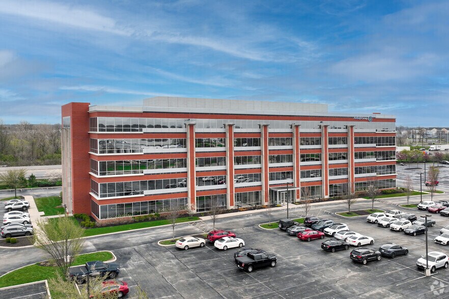 10194 Crosspoint Blvd, Fishers, IN à louer - Photo du bâtiment - Image 3 de 5