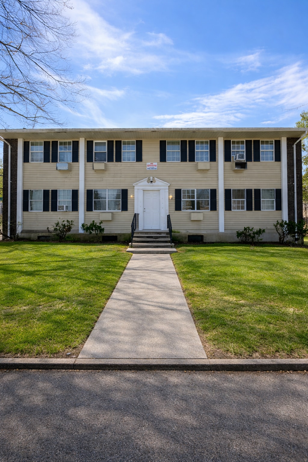 44 Angel Dr, Waterbury, CT for sale Primary Photo- Image 1 of 20