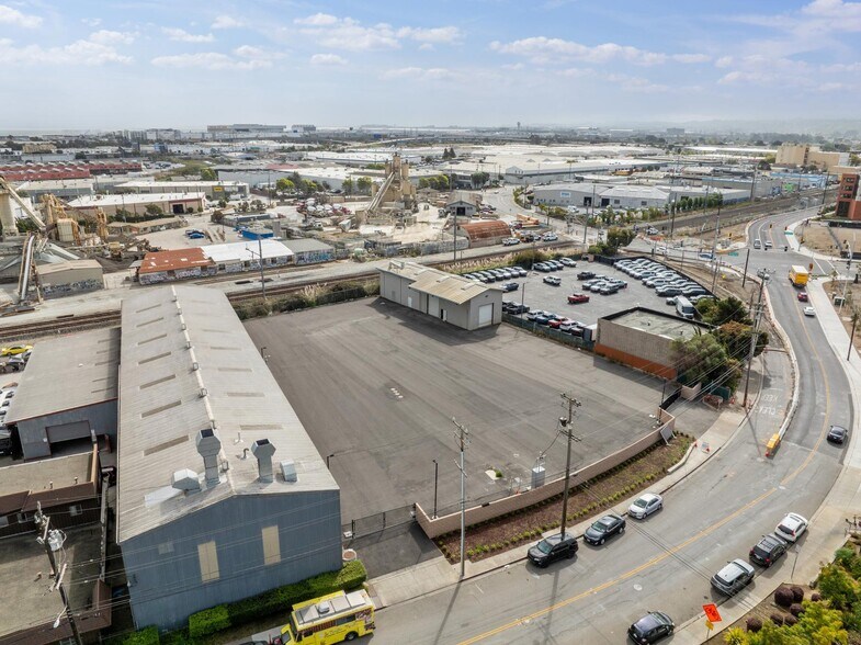 149-151 S Linden Ave, South San Francisco, CA à louer - Photo du bâtiment - Image 3 de 9