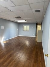 2071 Clove Rd, Staten Island, NY for lease Interior Photo- Image 2 of 10