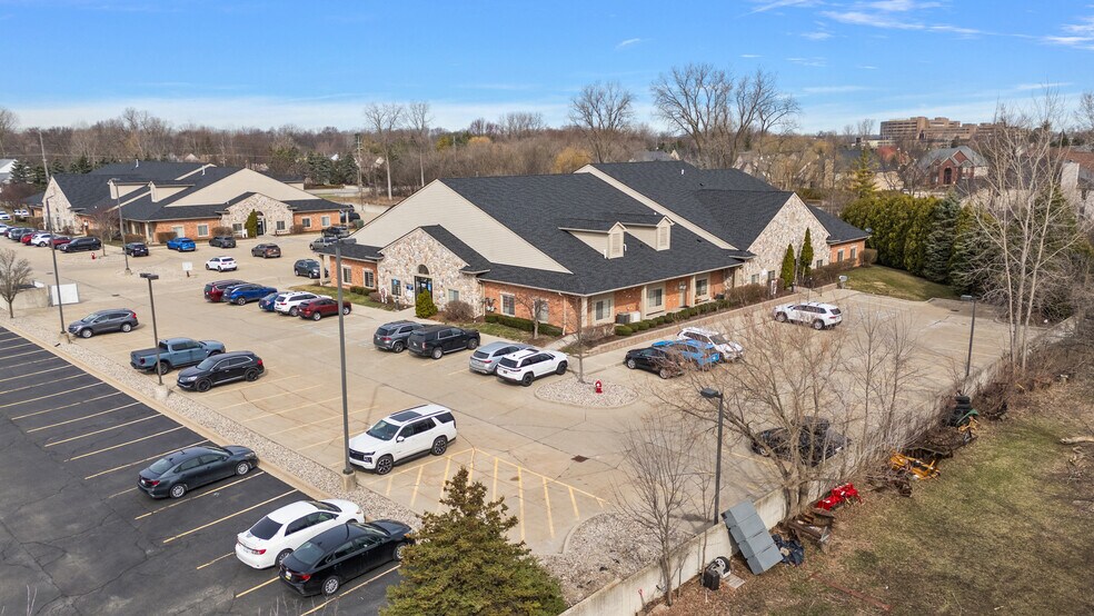 43184-43200 Dequindre Rd, Sterling Heights, MI à louer - Photo du bâtiment - Image 2 de 3