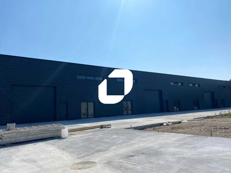 29 Rue Gutenberg, Magny-en-Vexin for lease - Building Photo - Image 1 of 8
