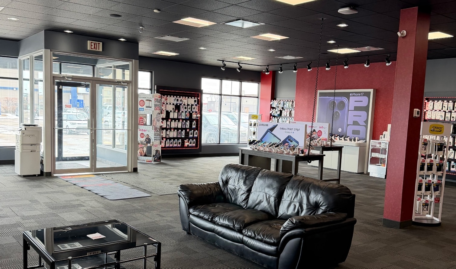 3126 Clarence Av S, Saskatoon, SK for lease Interior Photo- Image 1 of 5