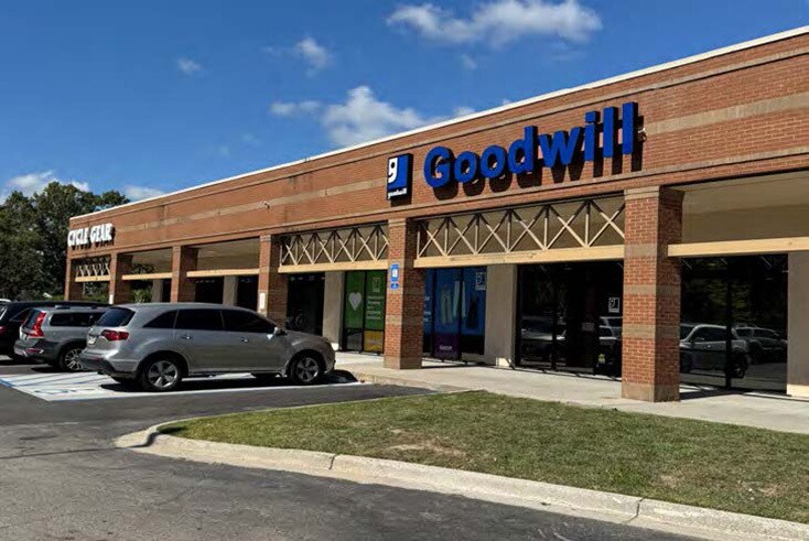 13015 Abercorn St, Savannah, GA à vendre - Photo du bâtiment - Image 3 de 12