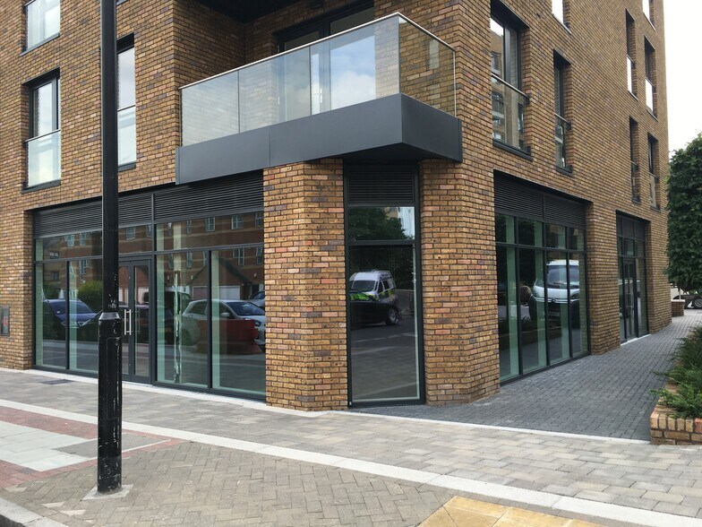 Plough Way, Londres à louer - Photo du bâtiment - Image 2 de 3