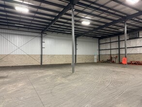 24 Old Onondaga Rd W, Brantford, ON for lease Interior Photo- Image 2 of 3