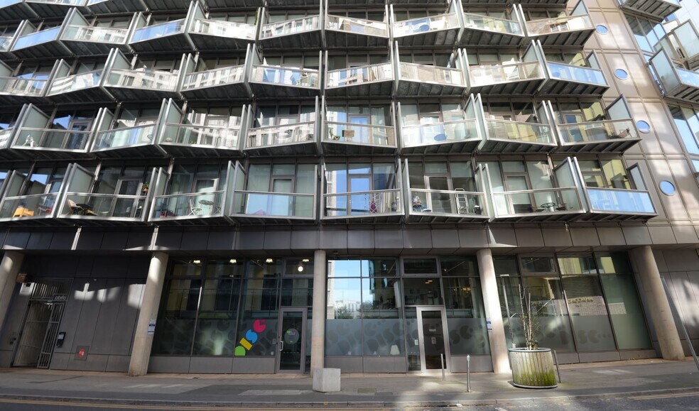 85 Greengate, Salford à vendre - Photo du bâtiment - Image 2 de 6