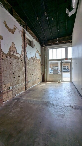241 S Broadway Ave, Tyler, TX for lease - Interior Photo - Image 3 of 4