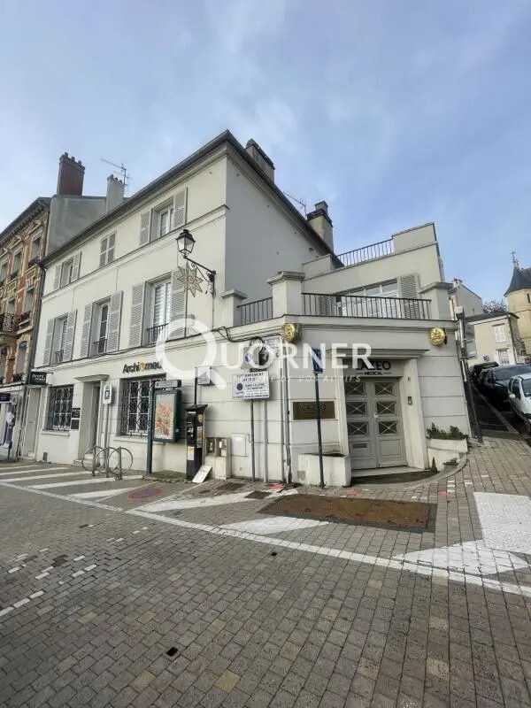 Bureau dans Pontoise à louer Photo du bâtiment- Image 1 de 11