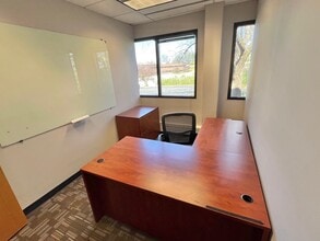 945-951 Hornet Dr, Hazelwood, MO à louer Photo intérieure- Image 2 de 13