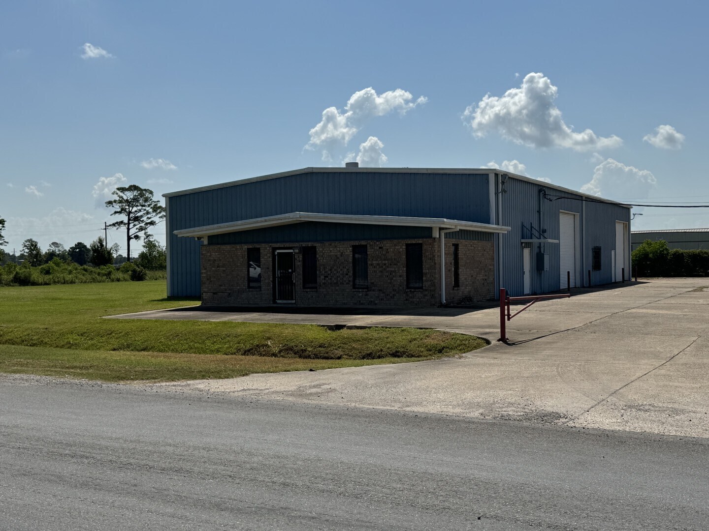 6233 Industrial Rd, Beaumont, TX à louer Photo du bâtiment- Image 1 de 11