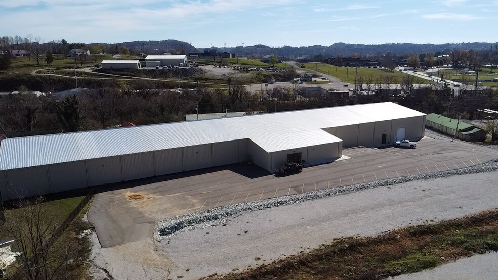 1836 Old Jacksboro LaFollette TN 37766 Hwy, LaFollette, TN à vendre - Photo du bâtiment - Image 3 de 3