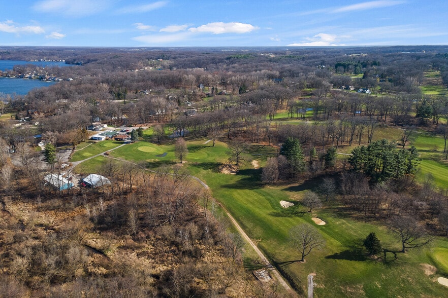 1445 275 N Rd, Angola, IN for sale - Building Photo - Image 3 of 30
