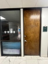 2525 N Loop Fwy W, Houston, TX for lease Interior Photo- Image 2 of 2