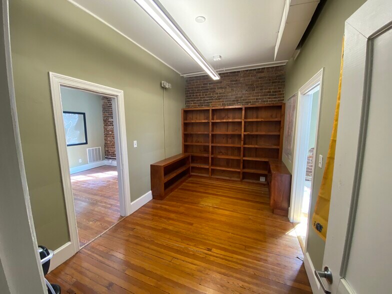 2301 12th Ave, Nashville, TN à louer - Photo du bâtiment - Image 2 de 5