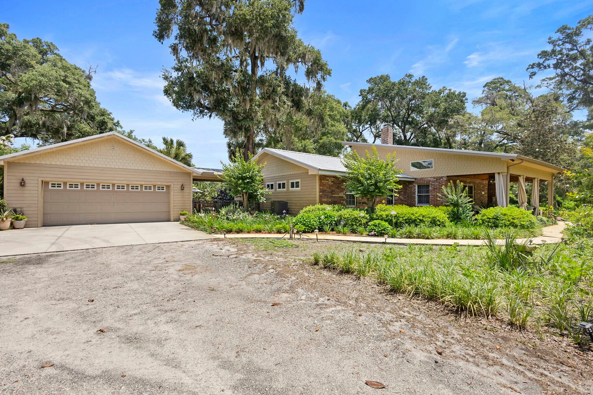 1056 Reynolds Rd, De Leon Springs, FL à vendre Photo du bâtiment- Image 1 de 126