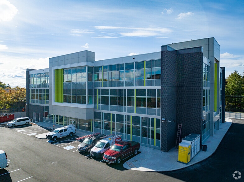 735-737 Woolwich St, Guelph, ON for lease - Primary Photo - Image 1 of 6