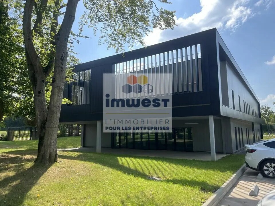 Office in Saint-Grégoire for lease Building Photo- Image 1 of 5