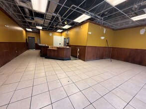 7945 103rd St, Jacksonville, FL for lease Interior Photo- Image 2 of 5