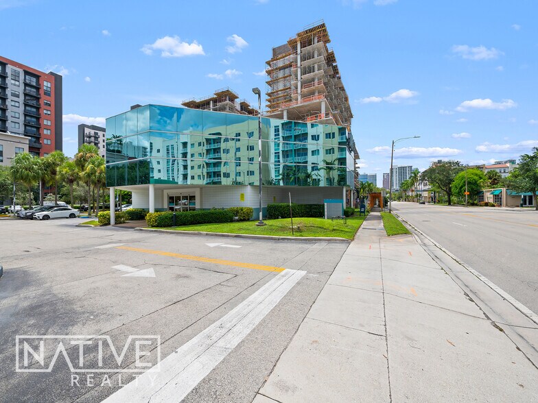 634 NE 3rd Ave, Fort Lauderdale, FL à louer - Photo du bâtiment - Image 1 de 14