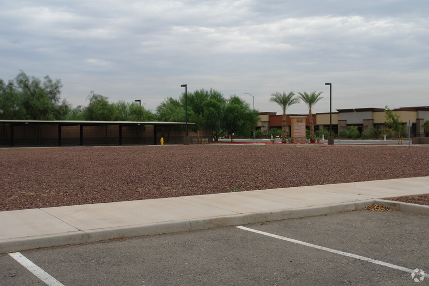 16746 N Parkview Pl, Surprise, AZ for sale - Primary Photo - Image 1 of 1