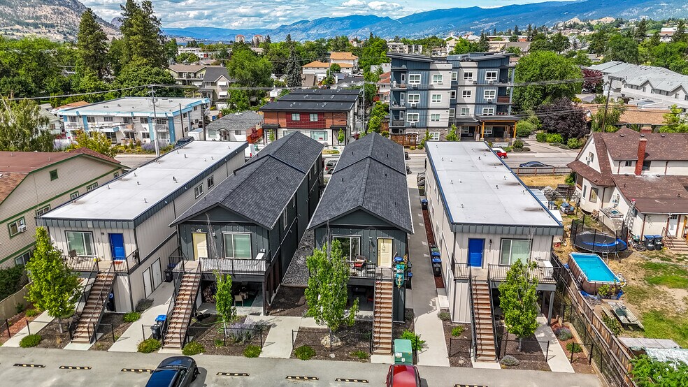 116 Calgary Av, Penticton, BC à vendre - Photo du bâtiment - Image 2 de 24