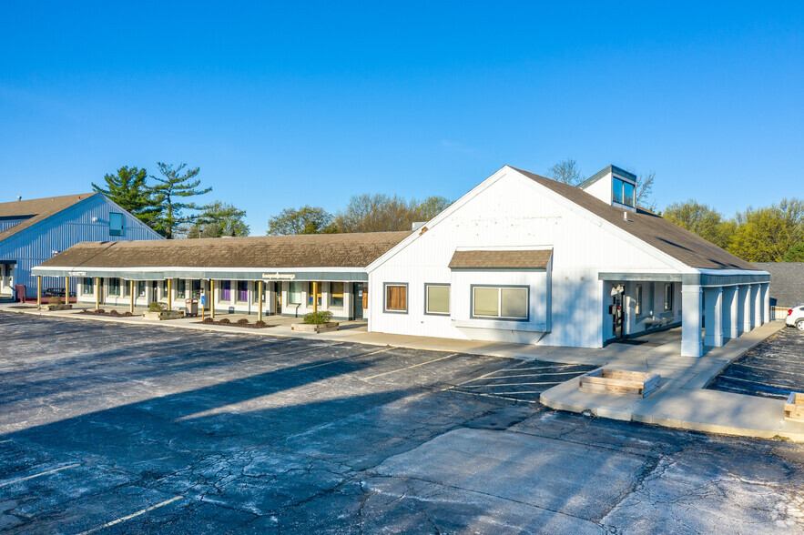 7902-7916 Quivira Rd, Lenexa, KS for lease - Primary Photo - Image 2 of 16