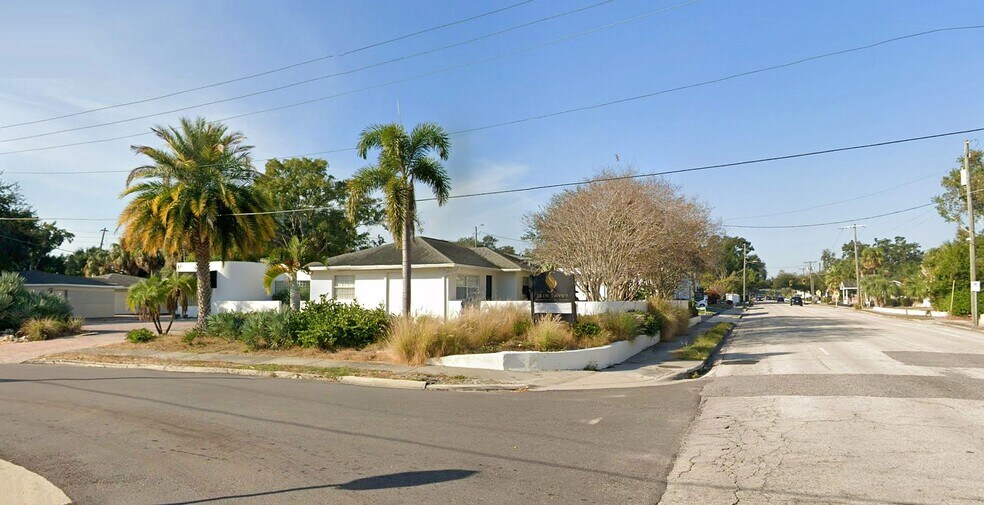 2802 W Azeele St, Tampa, FL à louer - Photo du bâtiment - Image 2 de 4
