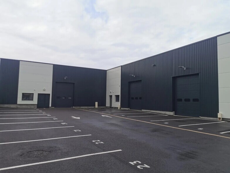 Flex dans Cormontreuil à louer - Photo du bâtiment - Image 1 de 19