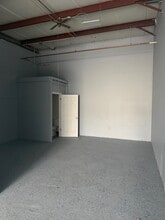 6325-6375 N Orange Blossom Trl, Orlando, FL for lease Interior Photo- Image 2 of 3