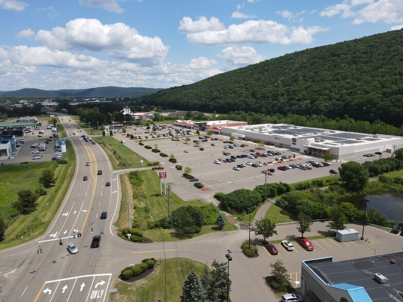 County Road 64, Big Flats, NY à louer - Photo du bâtiment - Image 2 de 7