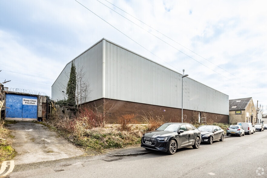 Oldham Rd, Manchester for lease - Building Photo - Image 3 of 3