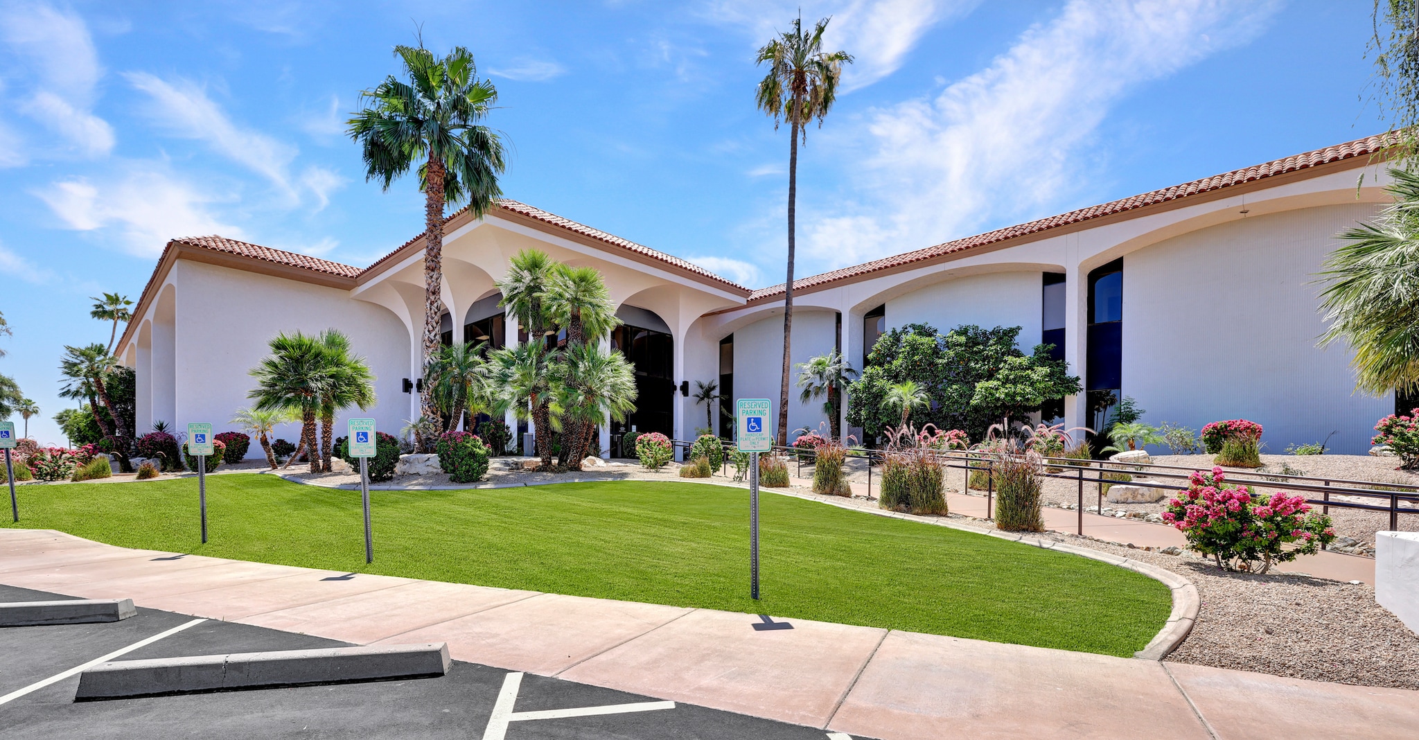 10451 W Palmeras Dr, Sun City, AZ for lease Building Photo- Image 1 of 10