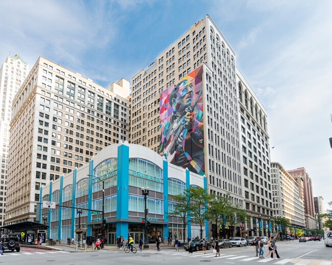 Plus de détails pour 17 N State St, Chicago, IL - Bureau, Commerce de détail à louer