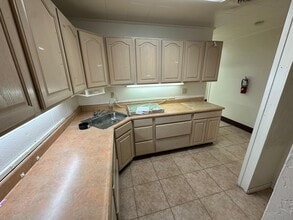 5026 Fruitridge Rd, Sacramento, CA for lease Interior Photo- Image 2 of 20