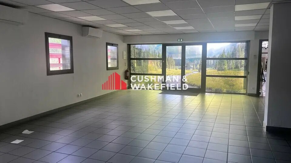 Office in Toulouse for lease - Interior Photo - Image 2 of 4