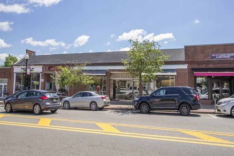 230-262 E Ridgewood Ave, Ridgewood, NJ à louer - Photo du bâtiment - Image 1 de 5